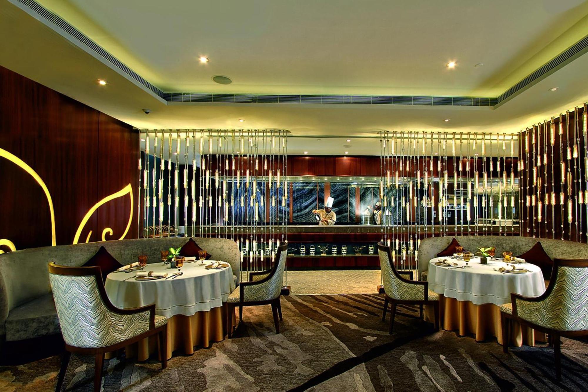 Itc Grand Chola, A Luxury Collection Hotel, Chennai Exteriör bild The interior of the restaurant