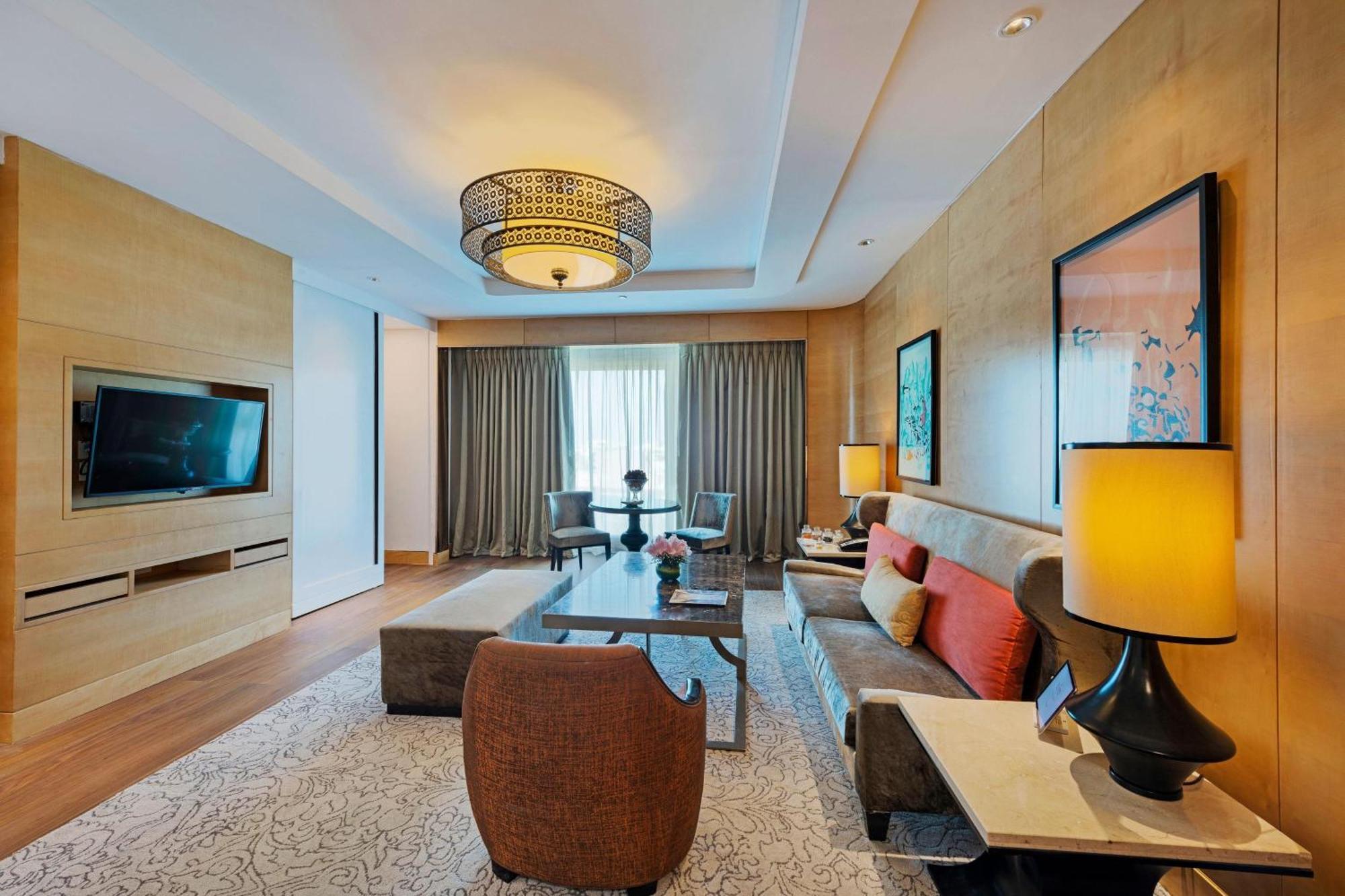 Itc Grand Chola, A Luxury Collection Hotel, Chennai Exteriör bild A suite at the hotel