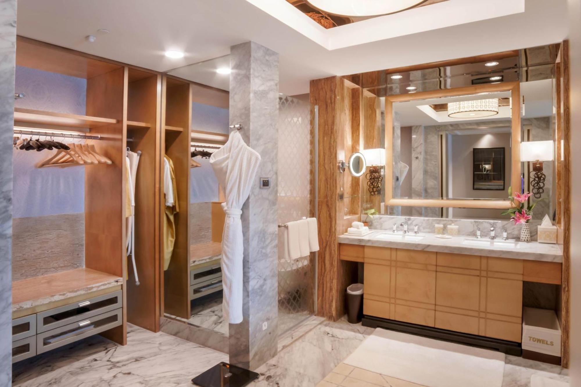 Itc Grand Chola, A Luxury Collection Hotel, Chennai Exteriör bild Bathroom