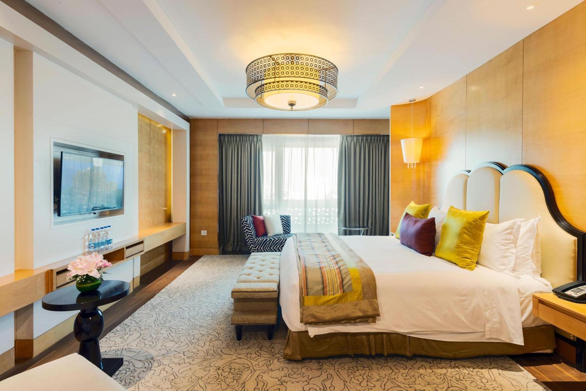 Itc Grand Chola, A Luxury Collection Hotel, Chennai Exteriör bild A bedroom at the hotel